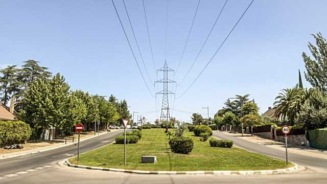 Boadilla del Monte firma acuerdo con Red Eléctrica para análisis de soterramiento de línea de alta tensión