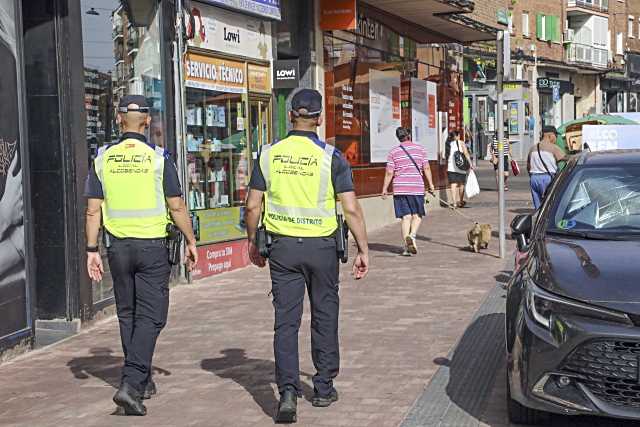 La Policía Local de Alcobendas lanza campaña para garantizar la seguridad durante las vacaciones