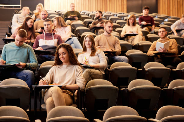 Castilla y León promueve la gratuidad de la primera matrícula universitaria