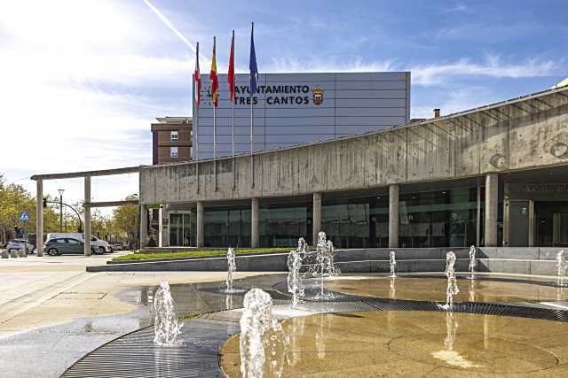 Tres Cantos se une a la concentración en apoyo a Ceuta organizada por la FEMP
