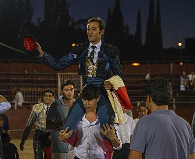 Álvaro Burdiel se adjudica el triunfo en la corrida de toros de Pozuelo