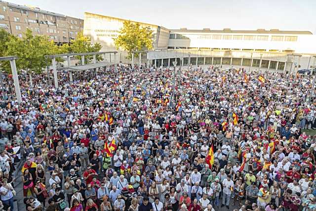 Miles de personas se concentran en Tres Cantos en apoyo a Ceuta