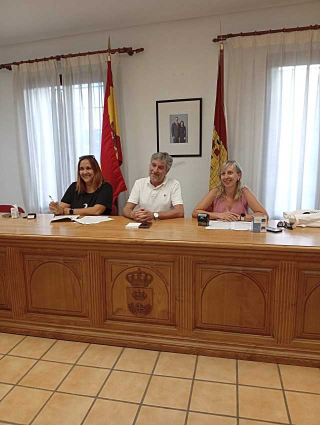 Nambroca renueva los convenios de colaboración con las AMPAs