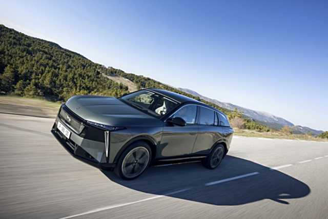 DS N°7: así es el SUV eléctrico premium con hasta 740 km de autonomía