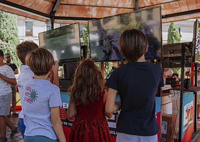 Familias de Las Rozas disfrutaron de actividades de automovilismo durante el evento «Madrid con el motor»