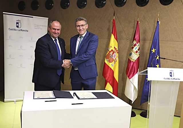 Eurocaja Rural firma un convenio con la Consejería de Agricultura para facilitar el acceso al crédito del sector primario