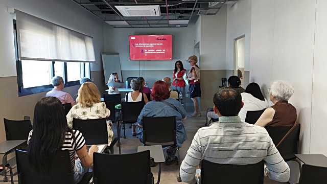 Cruz Roja refuerza en Ávila la atención al bienestar emocional ante el aumento de la soledad